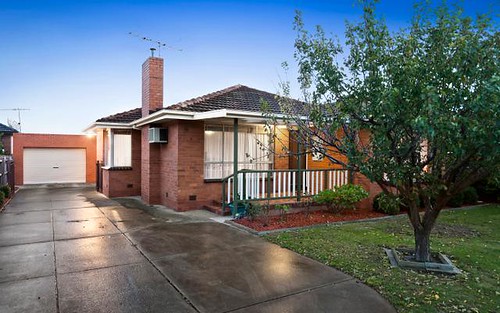 38 Lawson St, Oakleigh East VIC 3166