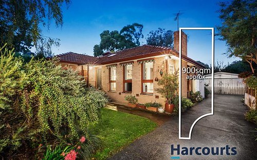 5 Barry Ct, Scoresby VIC 3179