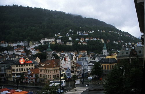 Norwegen 1998 (119) Bergen • <a style="font-size:0.8em;" href="http://www.flickr.com/photos/69570948@N04/34930772716/" target="_blank">Auf Flickr ansehen</a>
