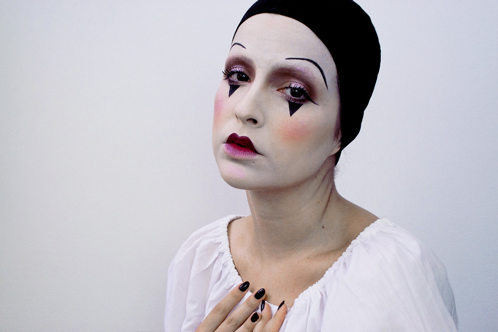 How To Do Pierrot Clown Makeup Makeup Vidalondon 4357