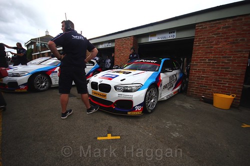Rob Collard and Colin Turkington head from the garage to the BTCC grid at Croft, June 2017