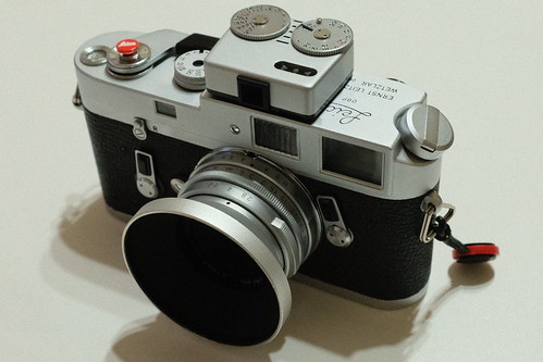Leica M4にRICOH GR 28mm/f2.8 レンズ Lマウント装着レンズフード付き