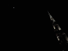 Burj Khalifa hacia la Luna, Dubai