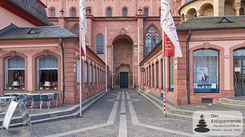 Eingang zum Mainzer Dom