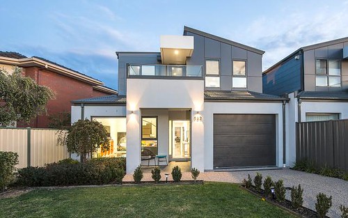 132 Templewood Cr, Avondale Heights VIC 3034