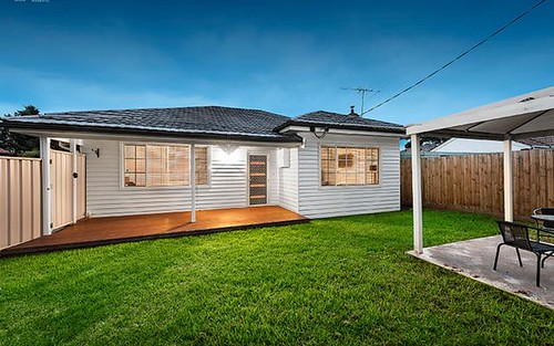 17 Middle St, Hadfield VIC 3046
