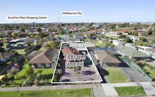 86 Talintyre Rd, Sunshine West VIC 3020