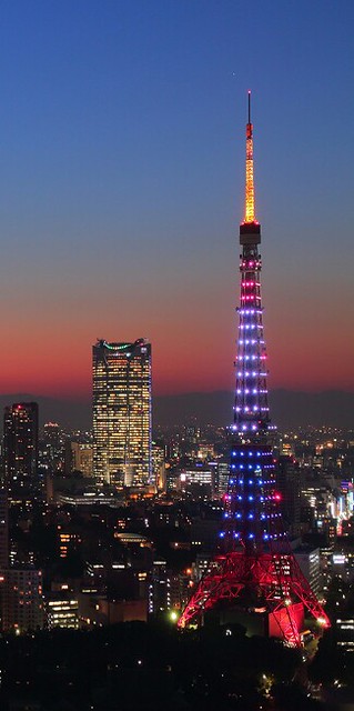 東京タワーは、浜松町の貿易セーターからが...