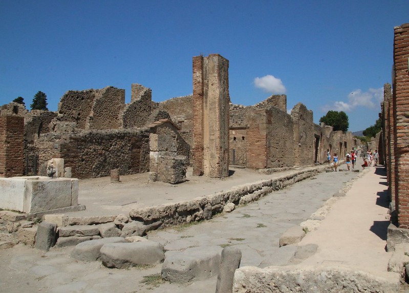 The ruins of Pompeii<br/>© <a href="https://flickr.com/people/58415659@N00" target="_blank" rel="nofollow">58415659@N00</a> (<a href="https://flickr.com/photo.gne?id=36170949692" target="_blank" rel="nofollow">Flickr</a>)