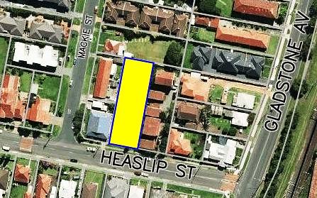 6 Heaslip Street, Coniston NSW
