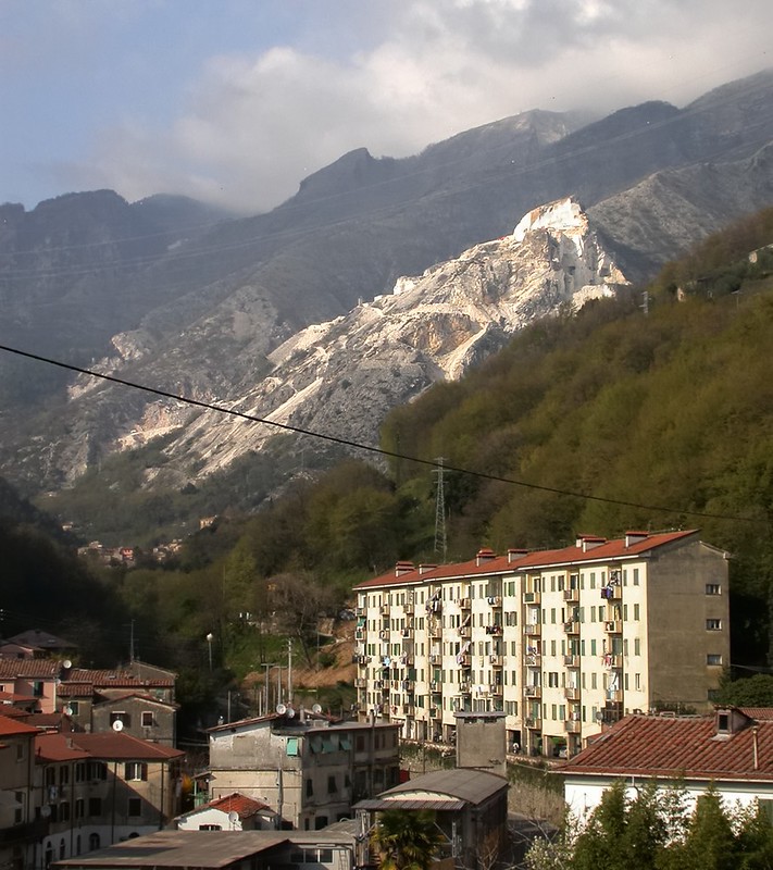 Carrara marble quarries - Apuan Alps, Tuscany, Italy..<br/>© <a href="https://flickr.com/people/11200205@N02" target="_blank" rel="nofollow">11200205@N02</a> (<a href="https://flickr.com/photo.gne?id=36178759175" target="_blank" rel="nofollow">Flickr</a>)