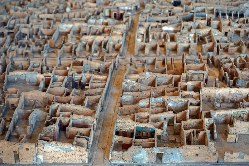 Architectural model of Pompeii 1:100 - made in 1879 - National Archaeological Museum, Naples, Italy<br/>© <a href="https://flickr.com/people/38743501@N08" target="_blank" rel="nofollow">38743501@N08</a> (<a href="https://flickr.com/photo.gne?id=35869523682" target="_blank" rel="nofollow">Flickr</a>)