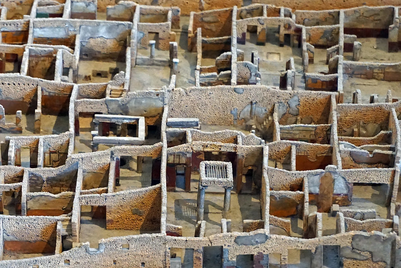 Architectural model of Pompeii 1:100 - made in 1879 - National Archaeological Museum, Naples, Italy<br/>© <a href="https://flickr.com/people/38743501@N08" target="_blank" rel="nofollow">38743501@N08</a> (<a href="https://flickr.com/photo.gne?id=35869536372" target="_blank" rel="nofollow">Flickr</a>)