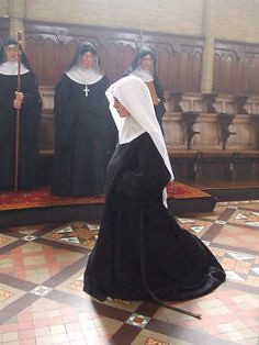 ab03e366b9e31fee30da929c075459a9--nun-costume-roman-catholic