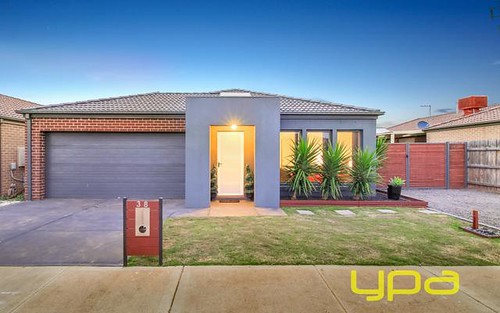 38 Cooloongup Crescent, Melton West VIC