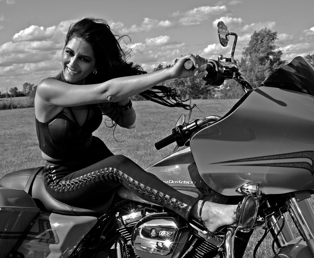 Babes & Bikes - Page 3 36384020530_d72a6ded7b_b