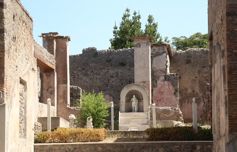 The ruins of Pompeii<br/>© <a href="https://flickr.com/people/58415659@N00" target="_blank" rel="nofollow">58415659@N00</a> (<a href="https://flickr.com/photo.gne?id=36339670925" target="_blank" rel="nofollow">Flickr</a>)
