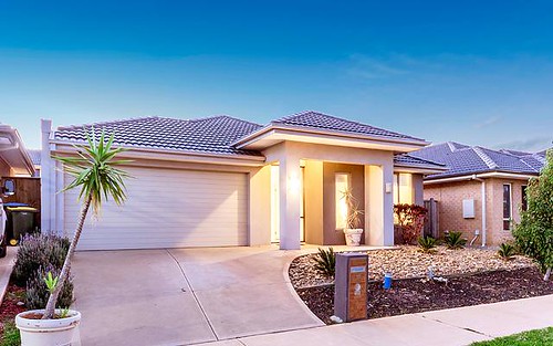 16 Oysterbay Chase, Sanctuary Lakes Vic 3030