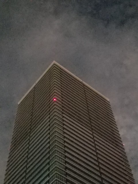 こんばんは( ・∀・)42階、ペントハウ...