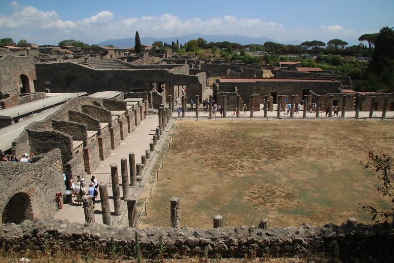 The ruins of Pompeii<br/>© <a href="https://flickr.com/people/58415659@N00" target="_blank" rel="nofollow">58415659@N00</a> (<a href="https://flickr.com/photo.gne?id=35531469573" target="_blank" rel="nofollow">Flickr</a>)