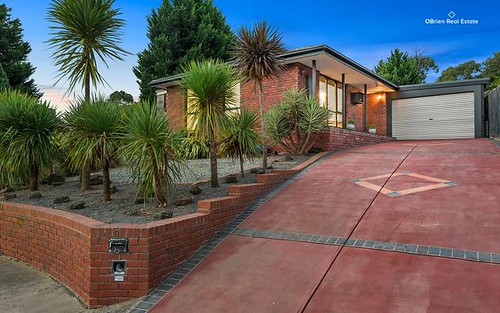 9 Knight Ct, Endeavour Hills VIC 3802