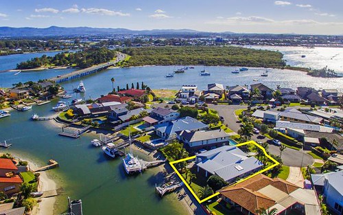 4 Wills Court, Paradise Point QLD