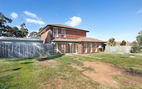 46 Chelmsford Wy, Melton West VIC 3337