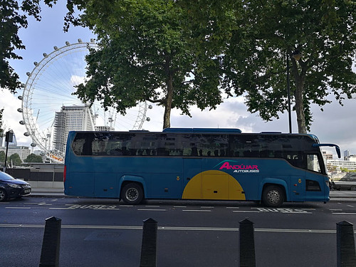 Autobuses Andujar - Londres - London Eye • <a style="font-size:0.8em;" href="http://www.flickr.com/photos/153031128@N06/37170225152/" target="_blank">View on Flickr</a>
