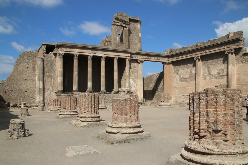 The ruins of Pompeii<br/>© <a href="https://flickr.com/people/58415659@N00" target="_blank" rel="nofollow">58415659@N00</a> (<a href="https://flickr.com/photo.gne?id=35504463454" target="_blank" rel="nofollow">Flickr</a>)