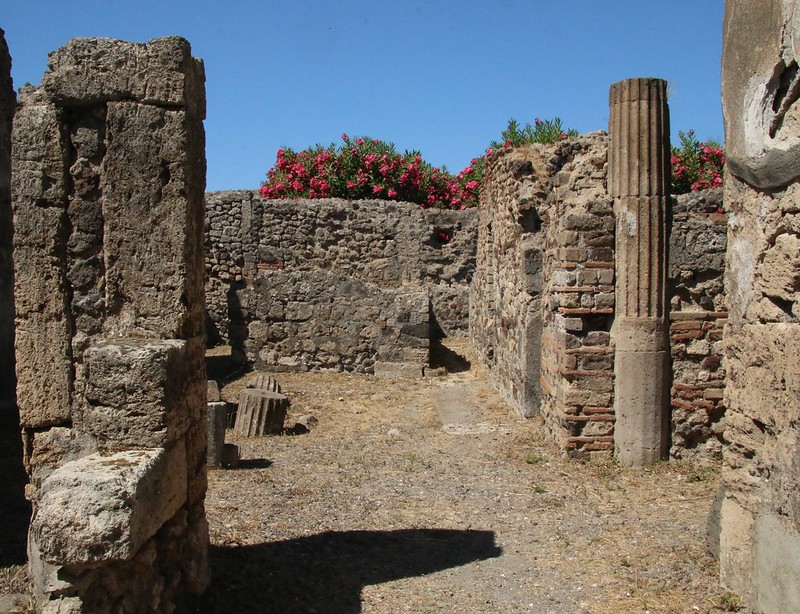 The ruins of Pompeii<br/>© <a href="https://flickr.com/people/58415659@N00" target="_blank" rel="nofollow">58415659@N00</a> (<a href="https://flickr.com/photo.gne?id=35531096603" target="_blank" rel="nofollow">Flickr</a>)