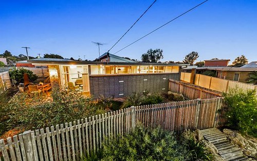 8 Sussex Ct, Grovedale VIC 3216