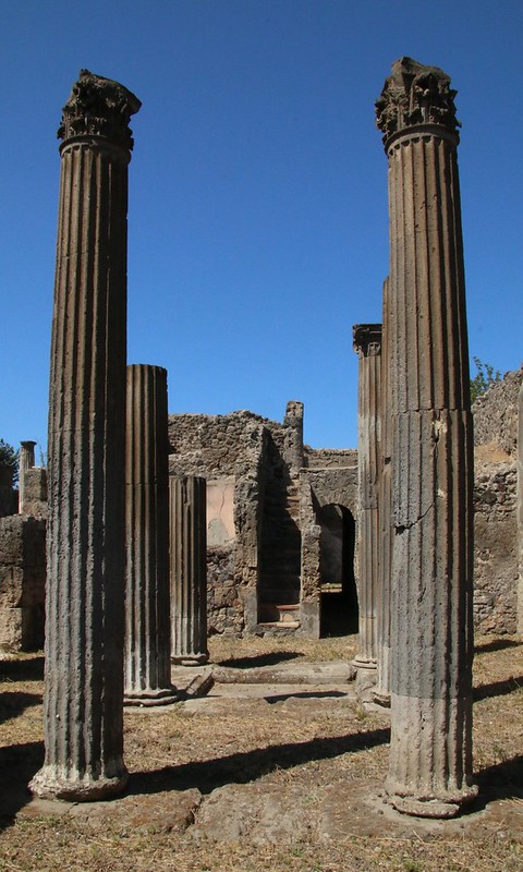 The ruins of Pompeii<br/>© <a href="https://flickr.com/people/58415659@N00" target="_blank" rel="nofollow">58415659@N00</a> (<a href="https://flickr.com/photo.gne?id=35943044580" target="_blank" rel="nofollow">Flickr</a>)