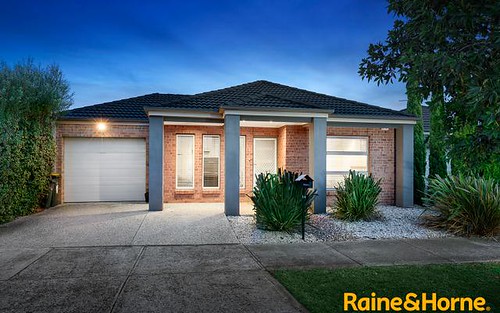 14 Alhambra Drive, Epping VIC