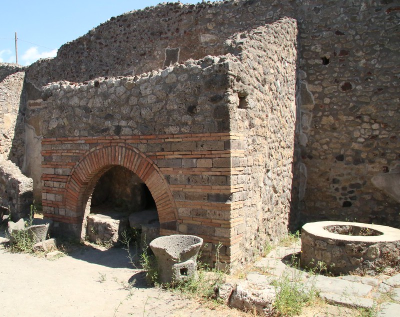The ruins of Pompeii<br/>© <a href="https://flickr.com/people/58415659@N00" target="_blank" rel="nofollow">58415659@N00</a> (<a href="https://flickr.com/photo.gne?id=35942920760" target="_blank" rel="nofollow">Flickr</a>)