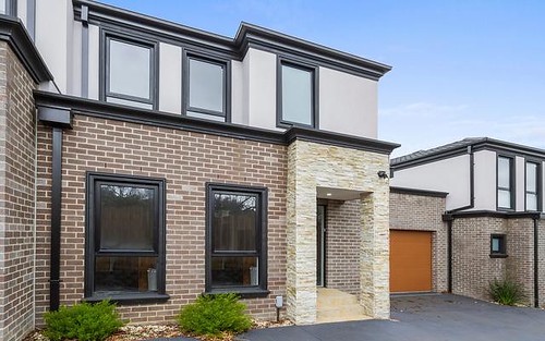 2/4 Coppin Cl, Mitcham VIC 3132
