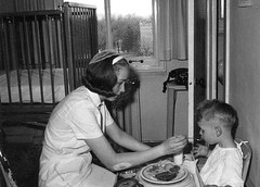 Anglų lietuvių žodynas. Žodis nurse's aide reiškia slaugytojo padėjėjas lietuviškai.