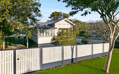 73 Victor St, Holland Park QLD 4121