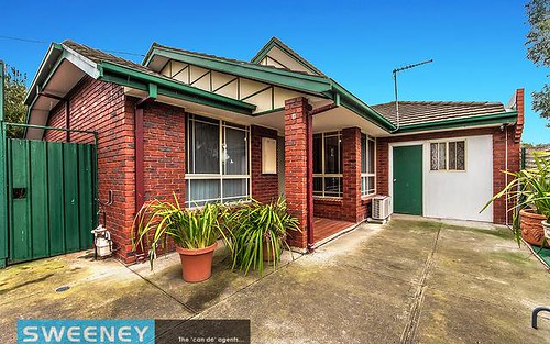 2/28 Armstrong St, Sunshine West VIC 3020