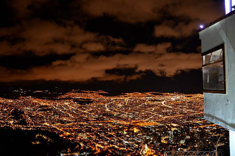 Night Above Bogotá<br/>© <a href="https://flickr.com/people/68076636@N00" target="_blank" rel="nofollow">68076636@N00</a> (<a href="https://flickr.com/photo.gne?id=36439555546" target="_blank" rel="nofollow">Flickr</a>)