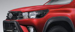 TOYOTA HILUX LIMITED - Color rojo