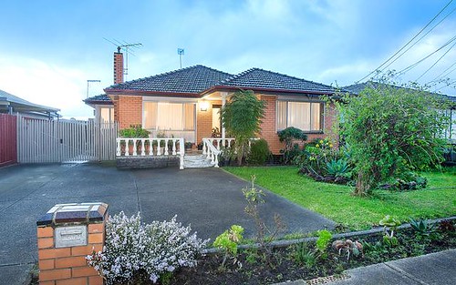 12 Glamis Dr, Avondale Heights VIC 3034