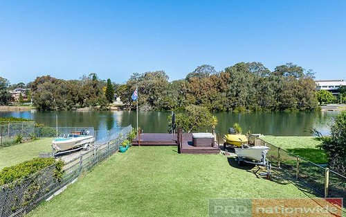 584 Henry Lawson Dr, East Hills NSW 2213