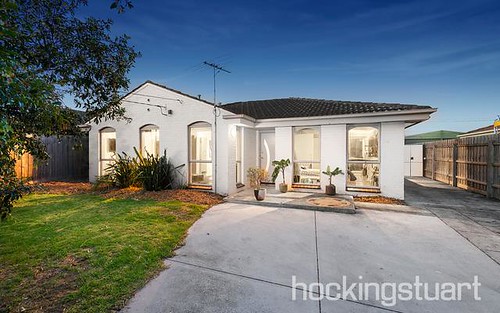 11 Hummerstone Rd, Seaford VIC 3198