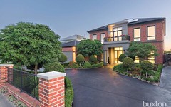 9 St Andrews Place, Lake Gardens Vic