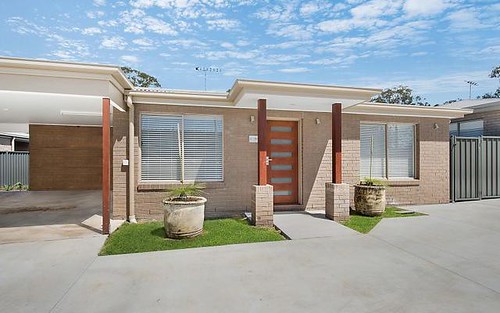 2/28 Young st, Petrie QLD
