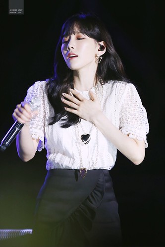 Taeyeon SNSD - 170924 Taeyeon - Asia Song Festival (40)