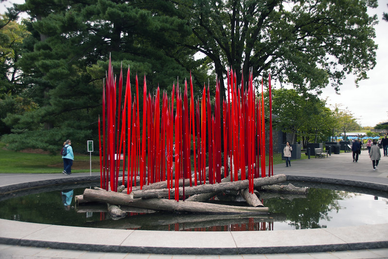 Chihuly 2017 - 010<br/>© <a href="https://flickr.com/people/74042242@N00" target="_blank" rel="nofollow">74042242@N00</a> (<a href="https://flickr.com/photo.gne?id=37589016596" target="_blank" rel="nofollow">Flickr</a>)