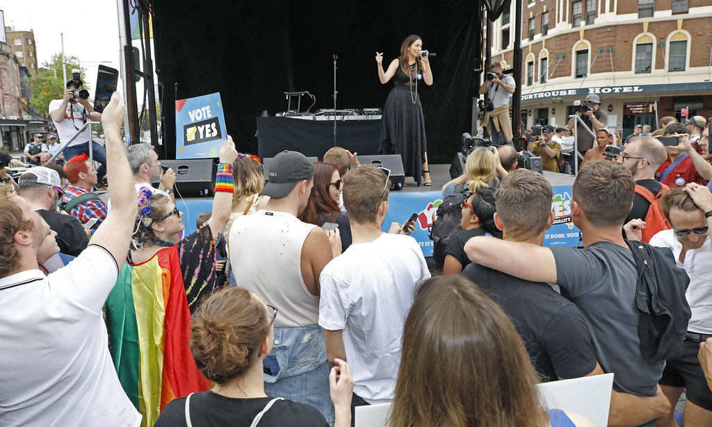 ann-marie calilhanna- post your yes street party @ taylor square_124