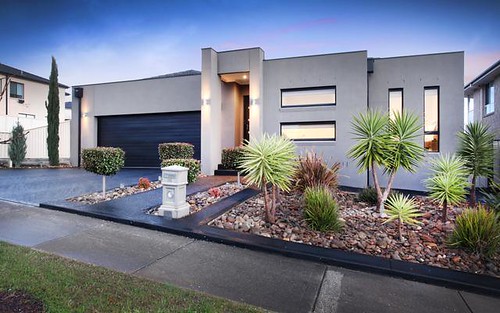 39 Helmsdale Cr, Greenvale VIC 3059