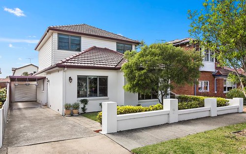 16 McCulloch St, Russell Lea NSW 2046